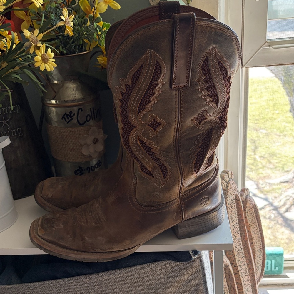 Ariat Brown Leather Western Heeled Boots with Red Stitching